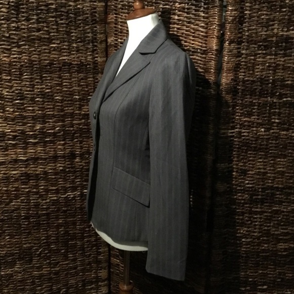 TAHARI - Picture 4 of 13